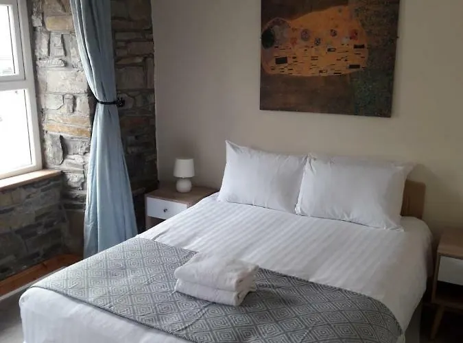 An File בית הארחה *